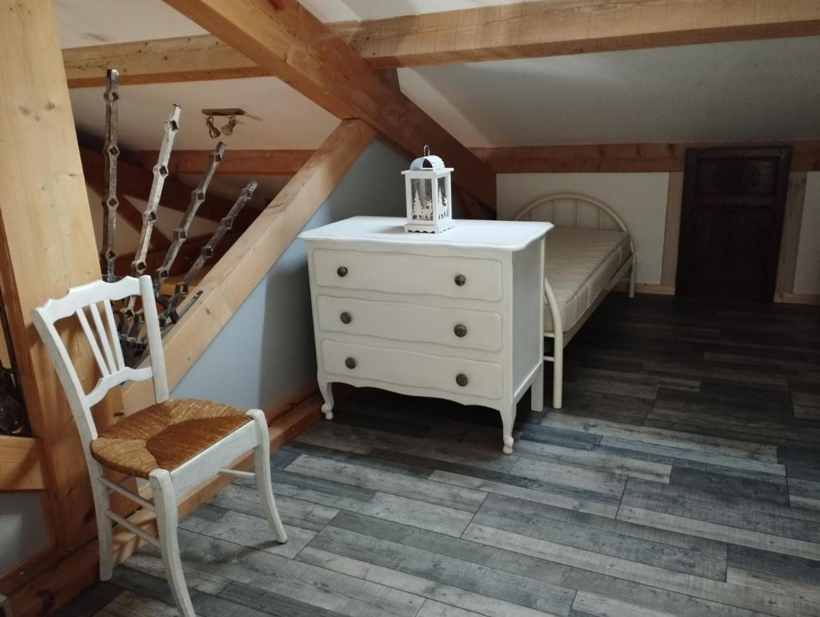 Villa Retour Aux Sources Saint-Lattier Esterno foto